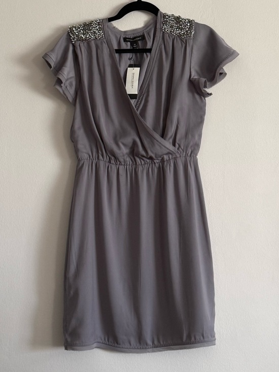 Banana Republic Dresses & Skirts - Banana Republic Embellished Shoulder Short Sleeve Wrap Dress in Purplish Gray